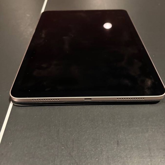 LAST CALL iPad Air 5th Gen and Smart Keyboard - Picture 5 of 15